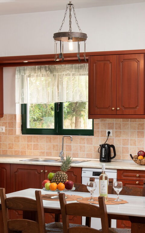 Villa Elia: Cuisine, Salle à manger