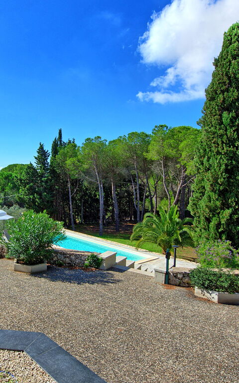 Nerodavola: Extérieur, Jardin