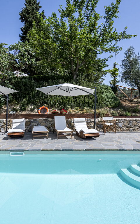 San Guido: bassin, Extérieur