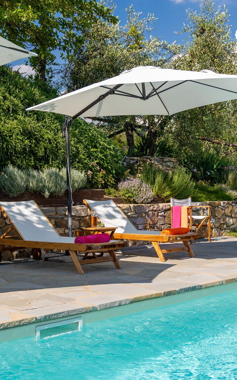 San Guido: bassin, Extérieur