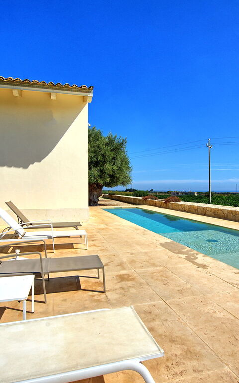 Tenuta Olearum: bassin, Été, Extérieur