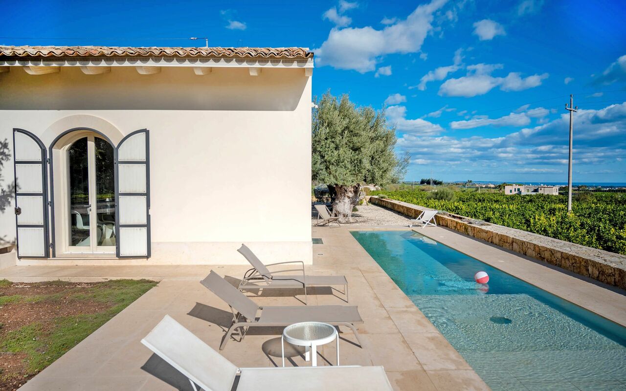 Tenuta Olearum: bassin, Extérieurs