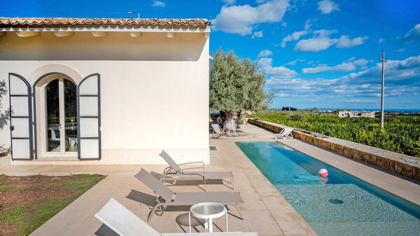 Tenuta Olearum: bassin, Extérieurs