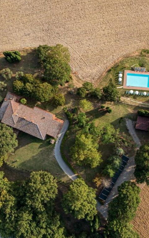 Palazzo Bello: bassin, Extérieur