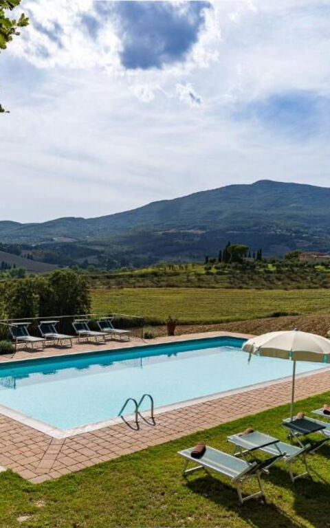 Palazzo Bello: bassin, Extérieur