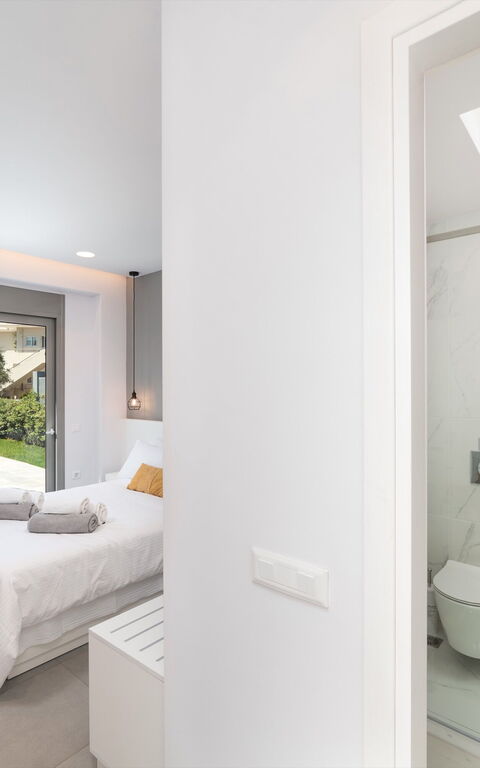 Villa Ampela: chambre à coucher, Salle de bain