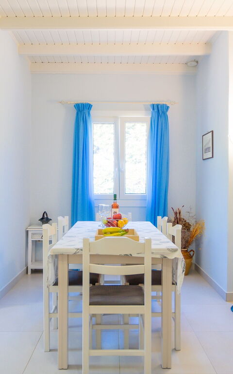 Votana House: Cuisine, Salle à manger