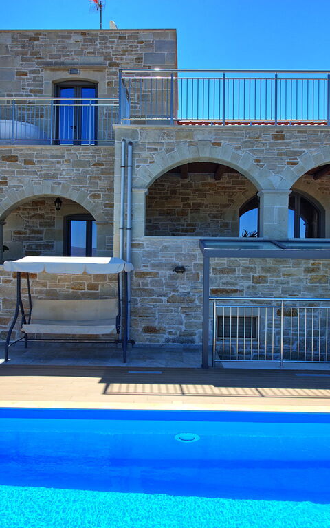 Villa Despanto: bassin, Été, Extérieurs