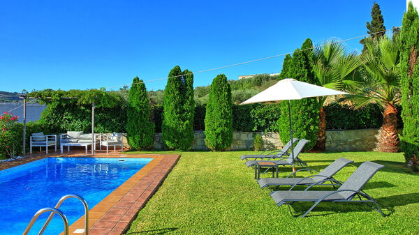 Villa Politini: bassin, Jardin