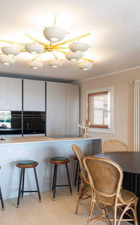 Aurispa: Cuisine, Salle à manger