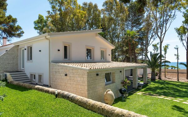 Marinella Punta Milocca: Extérieur, Jardin