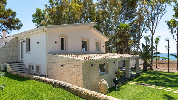 Marinella Punta Milocca: Extérieur, Jardin