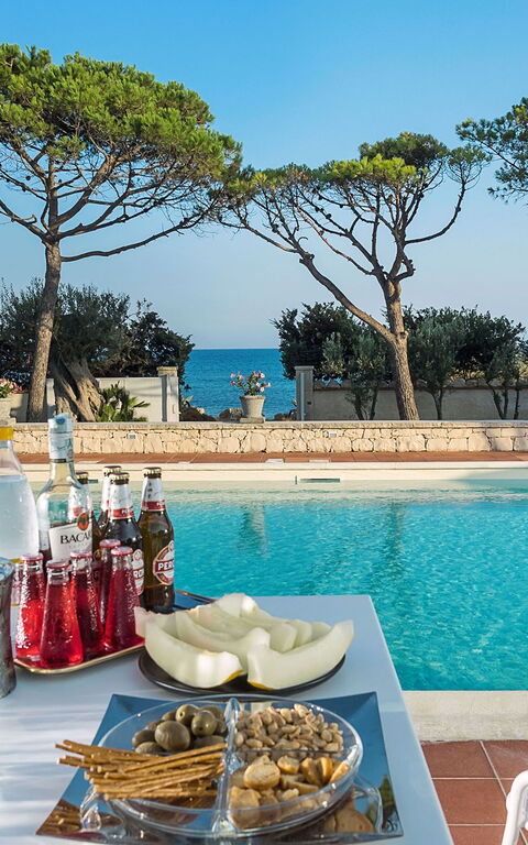 Villa Maya: bassin, Extérieur