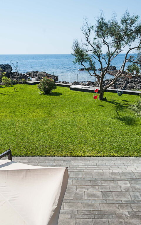 Galatea: Été, Extérieur, Jardin, Vues