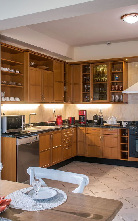 Villa Artemis: Cuisine, Salle à manger