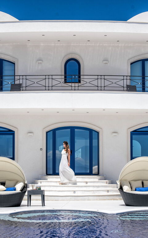 Villa Santor: bassin, Entrée principale, Extérieurs