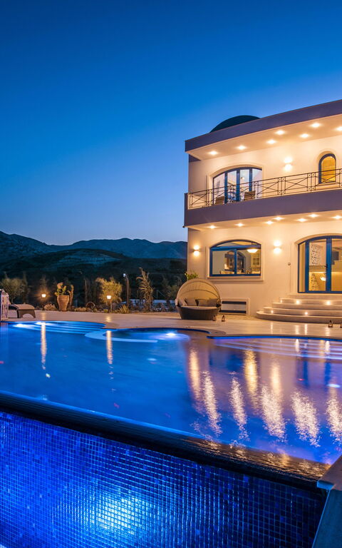 Villa Santor: bassin, Extérieurs