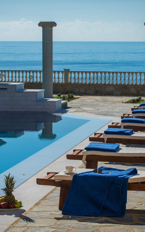 Villa Kalliste: bassin, Vues