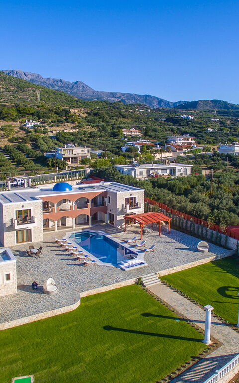 Villa Kalliste: Balcon / Terrasse / Patio, bassin, Extérieurs, Jardin