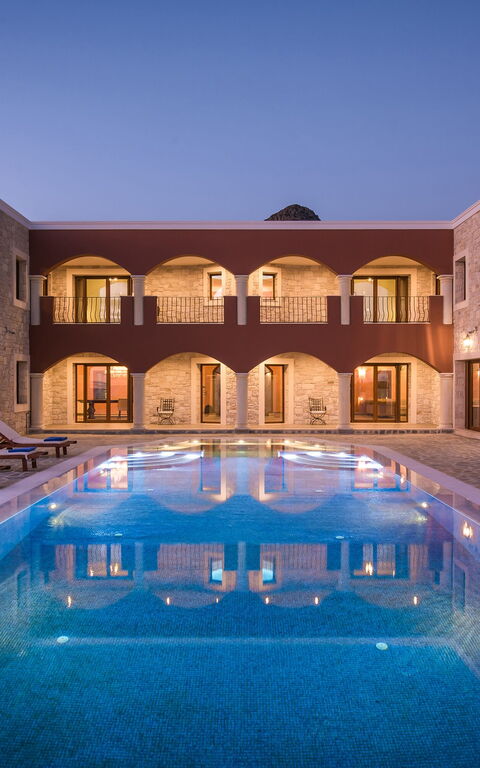 Villa Kalliste: bassin, Extérieurs