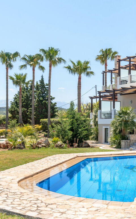 Villa Myrtia: bassin, Extérieurs