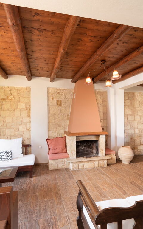 Villa Kissos: Salle à manger, Salon