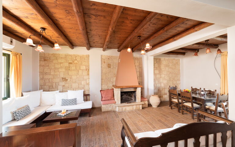 Villa Kissos: Salle à manger, Salon