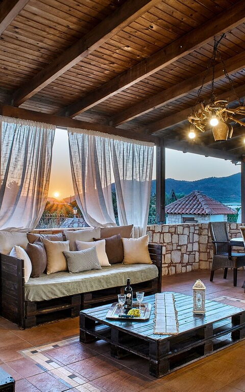 Villa Milon: Balcon / Terrasse / Patio