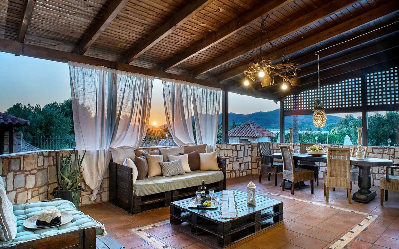 Villa Milon: Balcon / Terrasse / Patio
