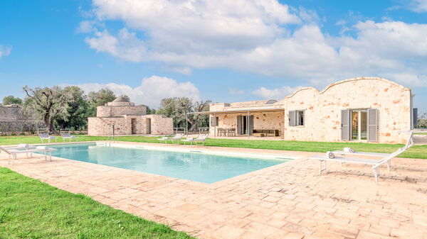 Villa Trullina: bassin, Extérieur, Jardin