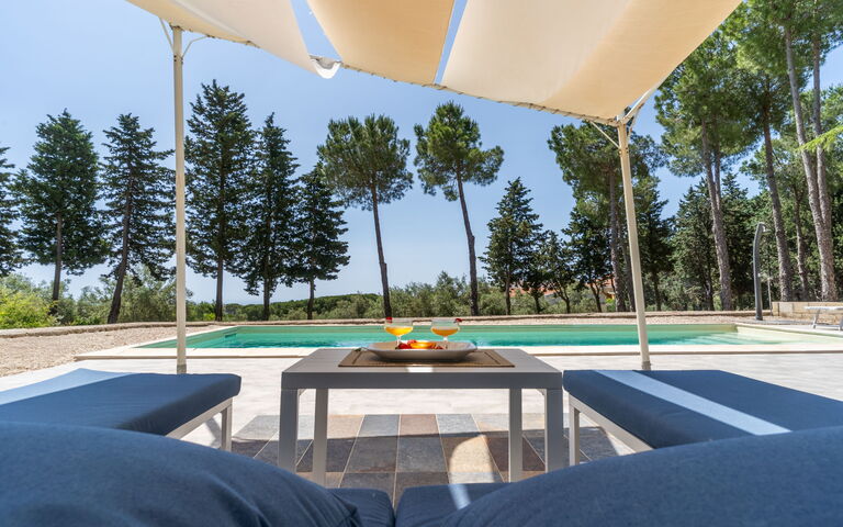 Villa Pica: bassin, Extérieur, Extérieurs