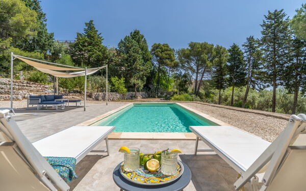 Villa Pica: bassin, Extérieur, Extérieurs