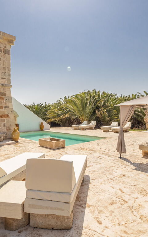 Villa Turris: Balcon / Terrasse / Patio, bassin