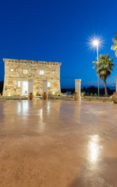 Villa Turris: Extérieur, Extérieurs