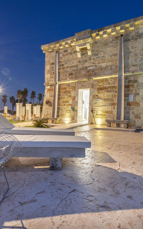 Villa Turris: bassin, Extérieur, Extérieurs