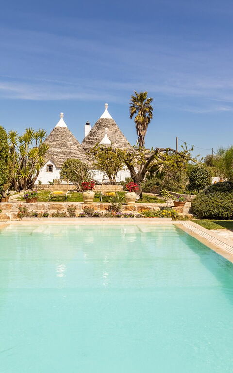 Trullo Patricia Pool: bassin, Extérieur, Jardin