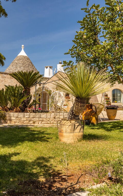 Trullo Patricia Pool: Extérieurs, Jardin