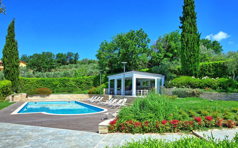 Casa White: bassin, Jardin