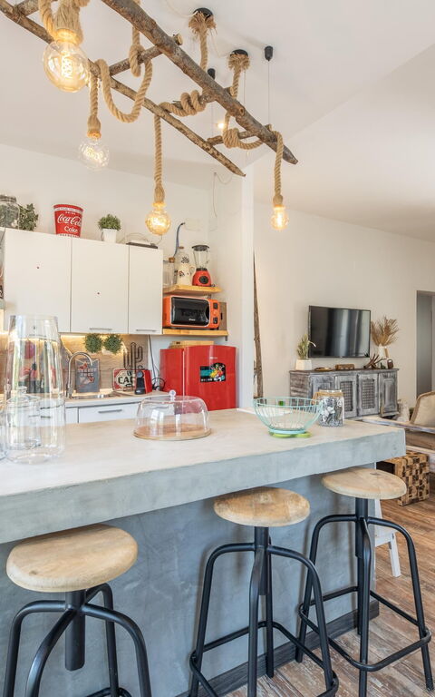 Villa Natura: Cuisine, Salle à manger, Salon