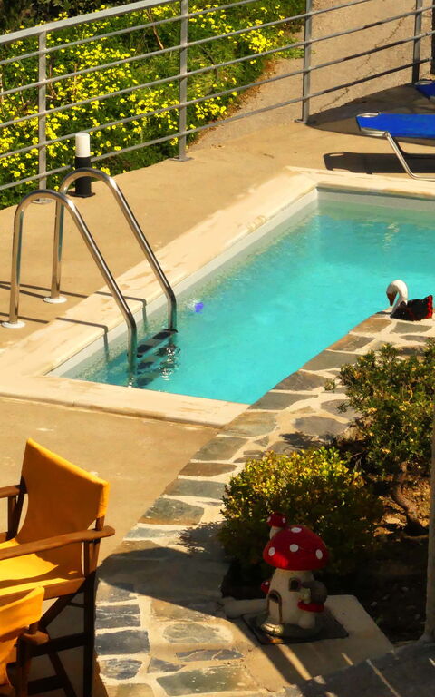 Aretousa: bassin, Extérieur