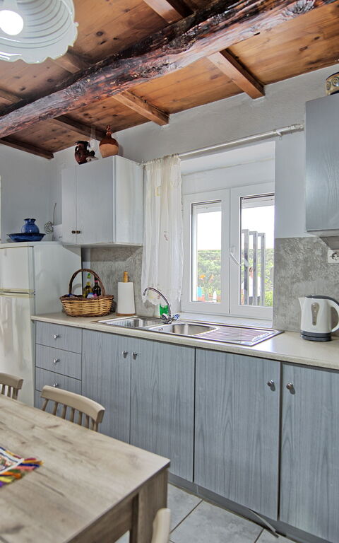 Aretousa: Cuisine, Salle à manger