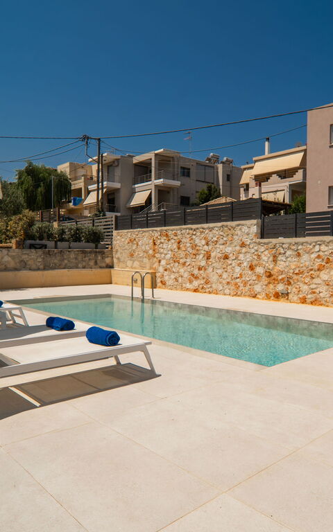 Aelia: bassin, Extérieur, Jardin