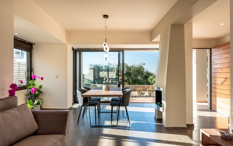 Aelia: Balcon / Terrasse / Patio, Entrée principale, Jardin, Salle à manger, Salon