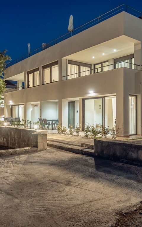 Iris: Extérieurs, Jardin