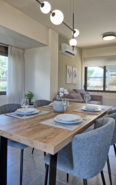 Iris: Salle à manger, Salon