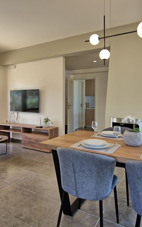 Iris: Salle à manger, Salon