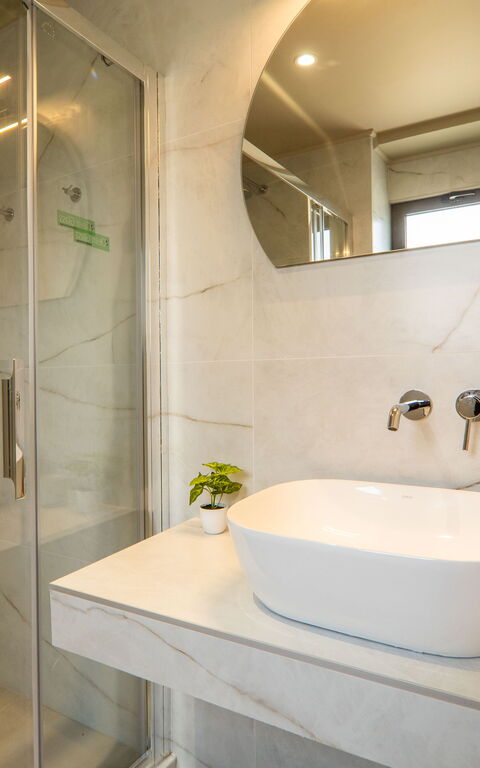 Dioni: Salle de bain