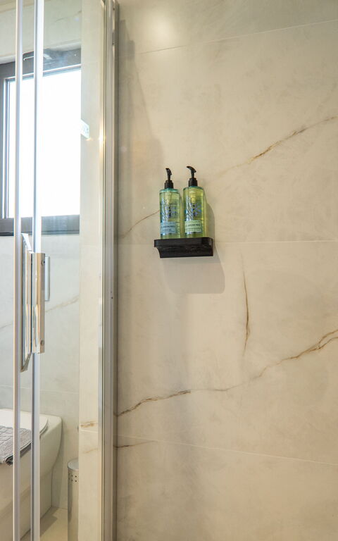 Dioni: Salle de bain