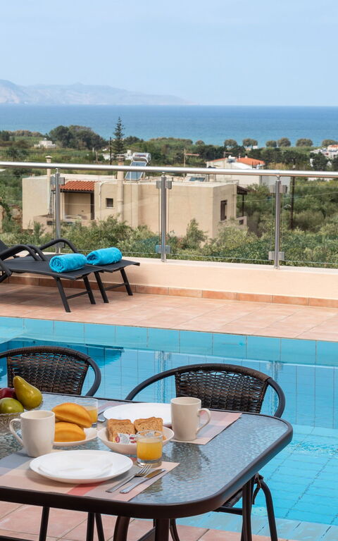 Villa Stratianna: Balcon / Terrasse / Patio, bassin, Extérieur, Extérieurs, Vues