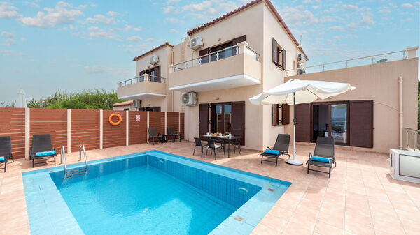 Villa Stratianna: bassin, Extérieur, Extérieurs